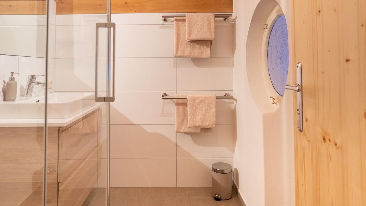 Haus Buachwald Badezimmer 2 OG Haus Buachwald Badezimmer 2 OG